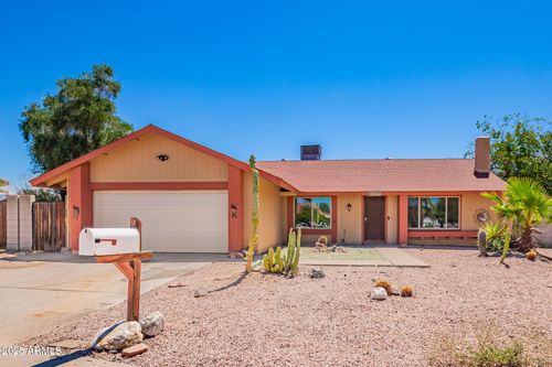 2335 W Caribbean Ln, Phoenix, AZ, 85023-5051 | Card Image