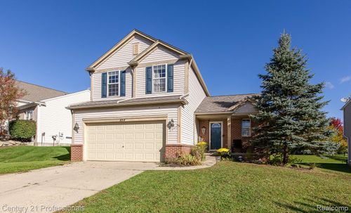 858 Canyon Creek Dr, Holly, MI, 48442-1560 | Card Image