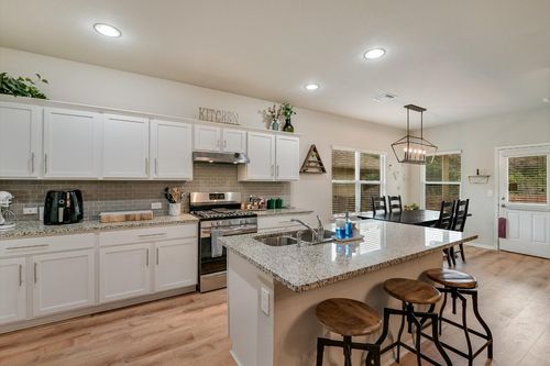 10204 Tildon Ave, Austin, TX, 78754-5521 | Card Image