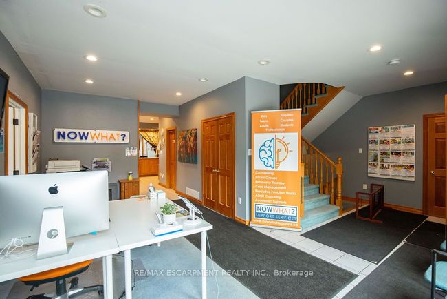 144 Wilson St E, Home with 0 bedrooms, 4 bathrooms and 24 parking in Ancaster ON | Image 6