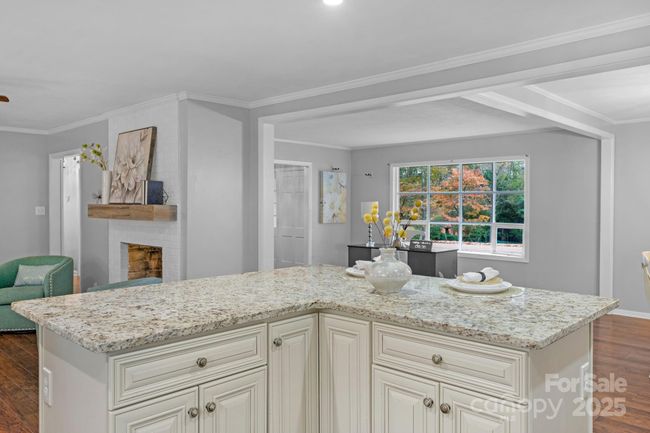 L shaped island is great for casual dining! | Image 12