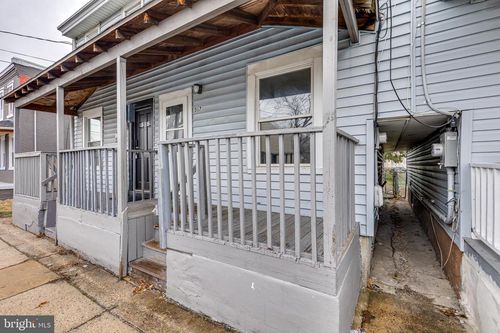 517 Linden Ave, Burlington, NJ, 08016-1821 | Card Image