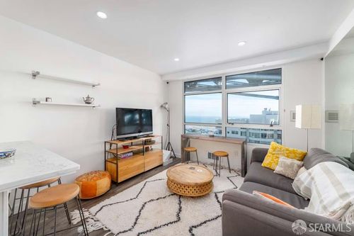 805n-403 Main St, San Francisco, CA, 94105-2079 | Card Image