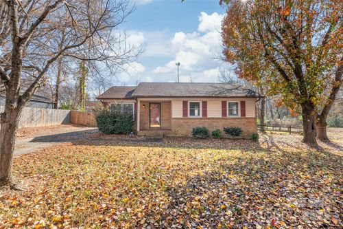 5703 Hillcrest Cir, Indian Trail, NC, 28079-8651 | Card Image