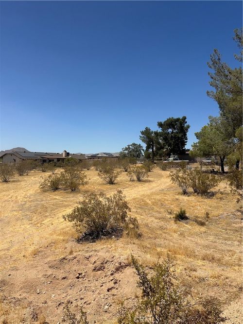 16962 Waalew Court, Apple Valley, CA, 92307 | Card Image