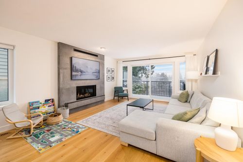 3985 Frames Pl, North Vancouver, BC, V7G2M5 | Card Image