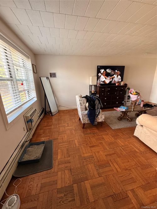 2c-510 Midland Ave, Yonkers, NY, 10704-2753 | Card Image