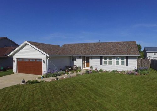 10560 S Peggy Drive, Oak Creek, WI, 53154 | Card Image