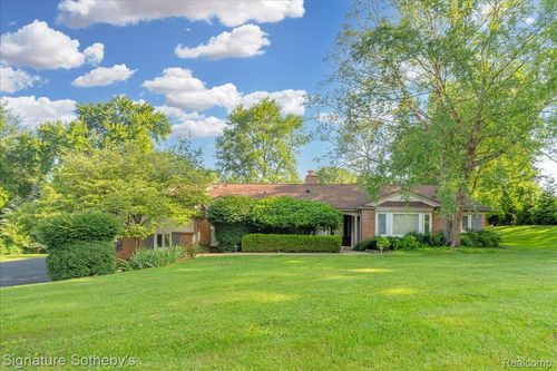 1656 Keller Ln, Bloomfield Hills, MI, 48302-2248 | Card Image