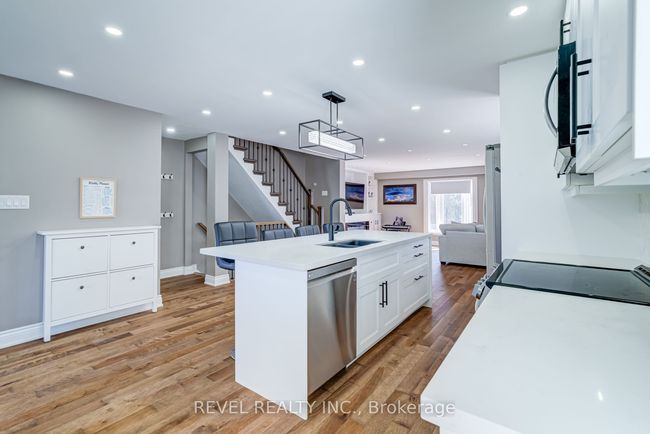 524 Fergo Ave, House attached with 4 bedrooms, 3 bathrooms and 2 parking in Mississauga ON | Image 8