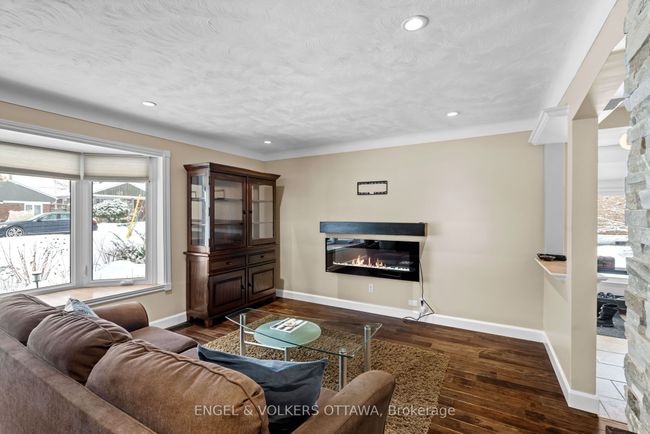 797 Hamlet Rd, House other with 2 bedrooms, 2 bathrooms and 2 parking in Ottawa ON | Image 7