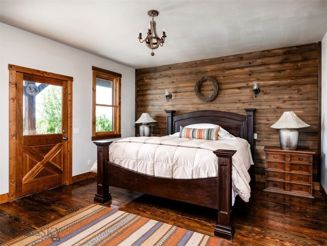 Primary bed with outdoor access | Image 14