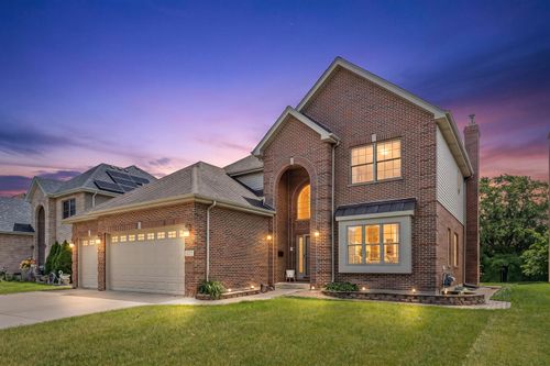 427 W Natoma Ave, Addison, IL, 60101-3423 | Card Image