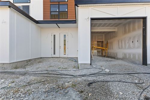 1616 Scott St, Jeffersonville, IN, 47130-4021 | Card Image