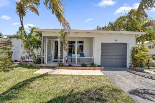 206 Se 3rd St, Dania Beach, FL, 33004-4010 | Card Image