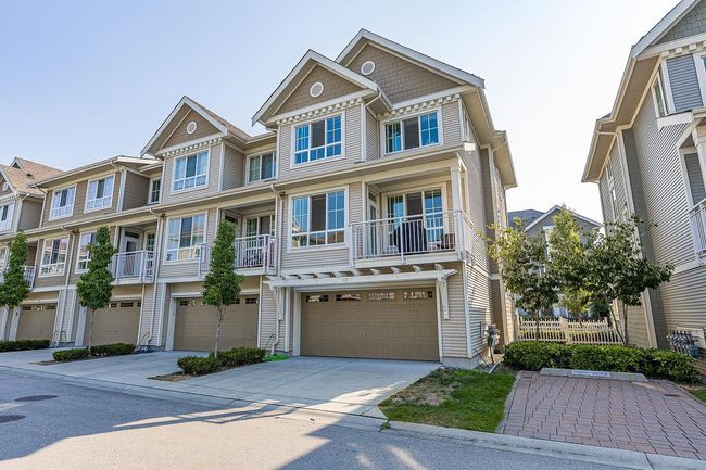67 - 5510 Admiral Way, Townhouse with 4 bedrooms, 3 bathrooms and 3 parking in Ladner BC | Image 2