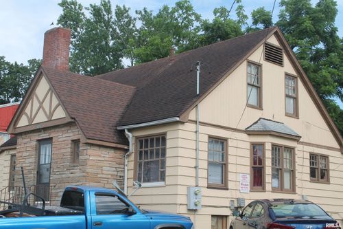 605 W Freeman St, Carbondale, IL, 62901-2628 | Card Image