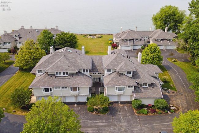 608 Monument Vw, Condo with 2 bedrooms, 3 bathrooms and 1 parking in Marblehead OH | Image 27
