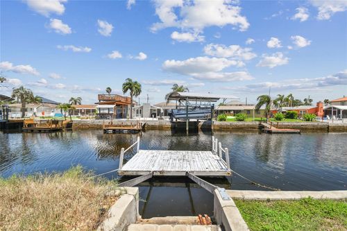 13606 Allyn Dr, HUDSON, FL, 34667-1506 | Card Image