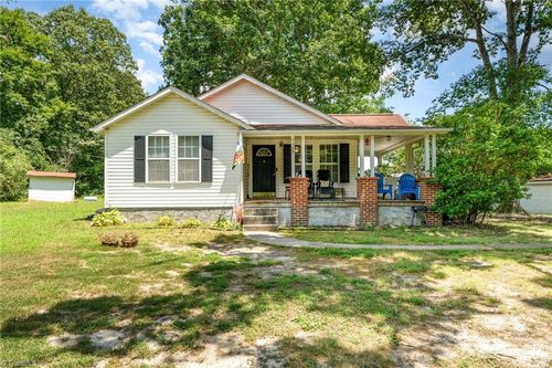 7389 Dennis Rd, Walnut Cove, NC, 27052-9512 | Card Image
