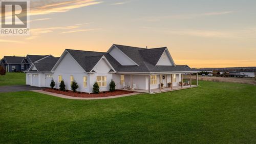 8 Av Macneill, Clyde River, PE, C0A1H1 | Card Image