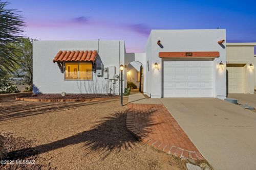 871 N Camino De Luz, Green Valley, AZ, 85614-3452 | Card Image