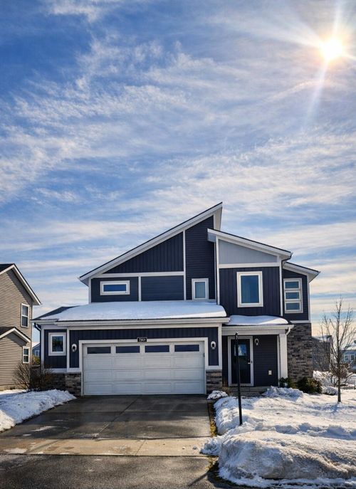 7868 High Knoll Dr Se, Byron Center, MI, 49315-7918 | Card Image