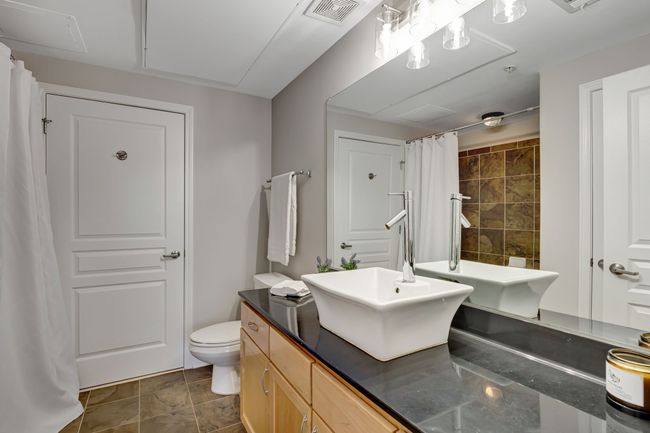 Primary bath | Image 7