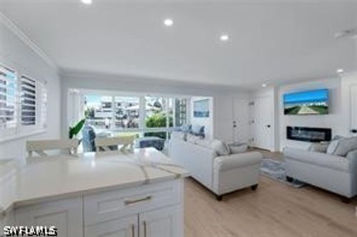 120-2100 Gulf Shore Blvd N, NAPLES, FL, 34102-4646 | Card Image