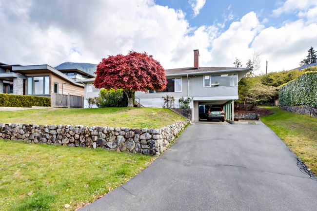 4406 Canterbury Crescent, House other with 4 bedrooms, 2 bathrooms and 4 parking in North Vancouver BC | Image 2