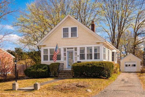111 Essex Ave, Portsmouth, NH, 03801-4870 | Card Image