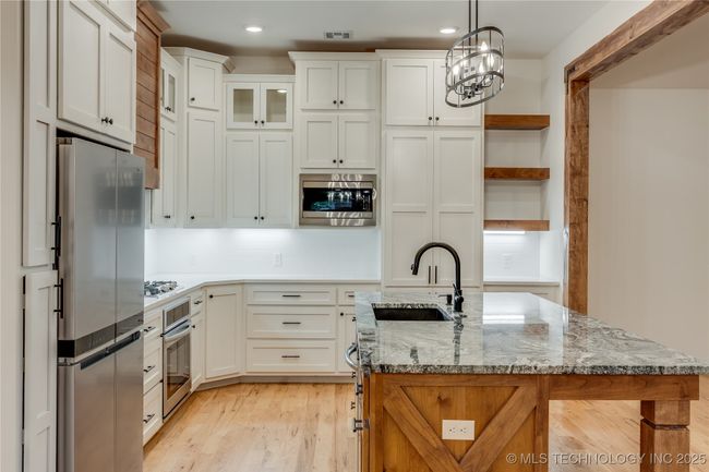 6904 E 86 Th Pl N, House other with 3 bedrooms, 3 bathrooms and null parking in Owasso OK | Image 7