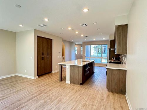 13122 Lumen Way, San Diego, CA, 92130-2984 | Card Image