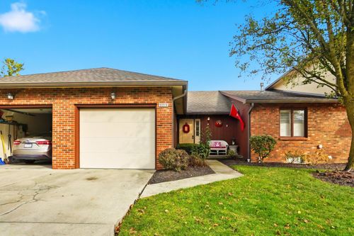 3213 Parkview Cir, Grove City, OH, 43123-1863 | Card Image