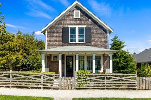 81 Compass St, Pacific Beach, WA, 98571-5054 | Card Image