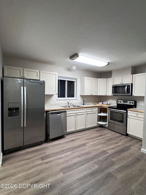 a-3957 Lunar Dr, Anchorage, AK, 99504-4546 | Card Image