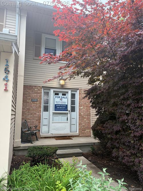 1641 Brentwood Dr, Troy, MI, 48098-2716 | Card Image