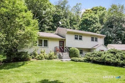 16 Sherwood Rd, Ridgefield, CT, 06877-1916 | Card Image