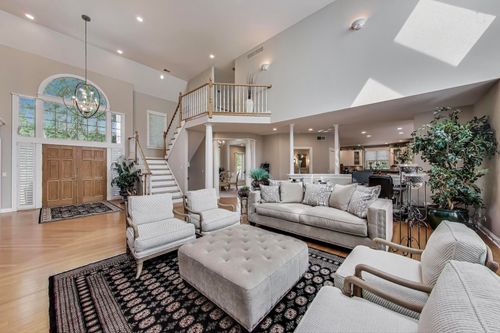 17n431 Oak Knoll Ln, Dundee, IL, 60118-9383 | Card Image