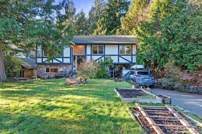 40368 Kintyre Drive, House other with 4 bedrooms, 3 bathrooms and 4 parking in Squamish BC | Image 39