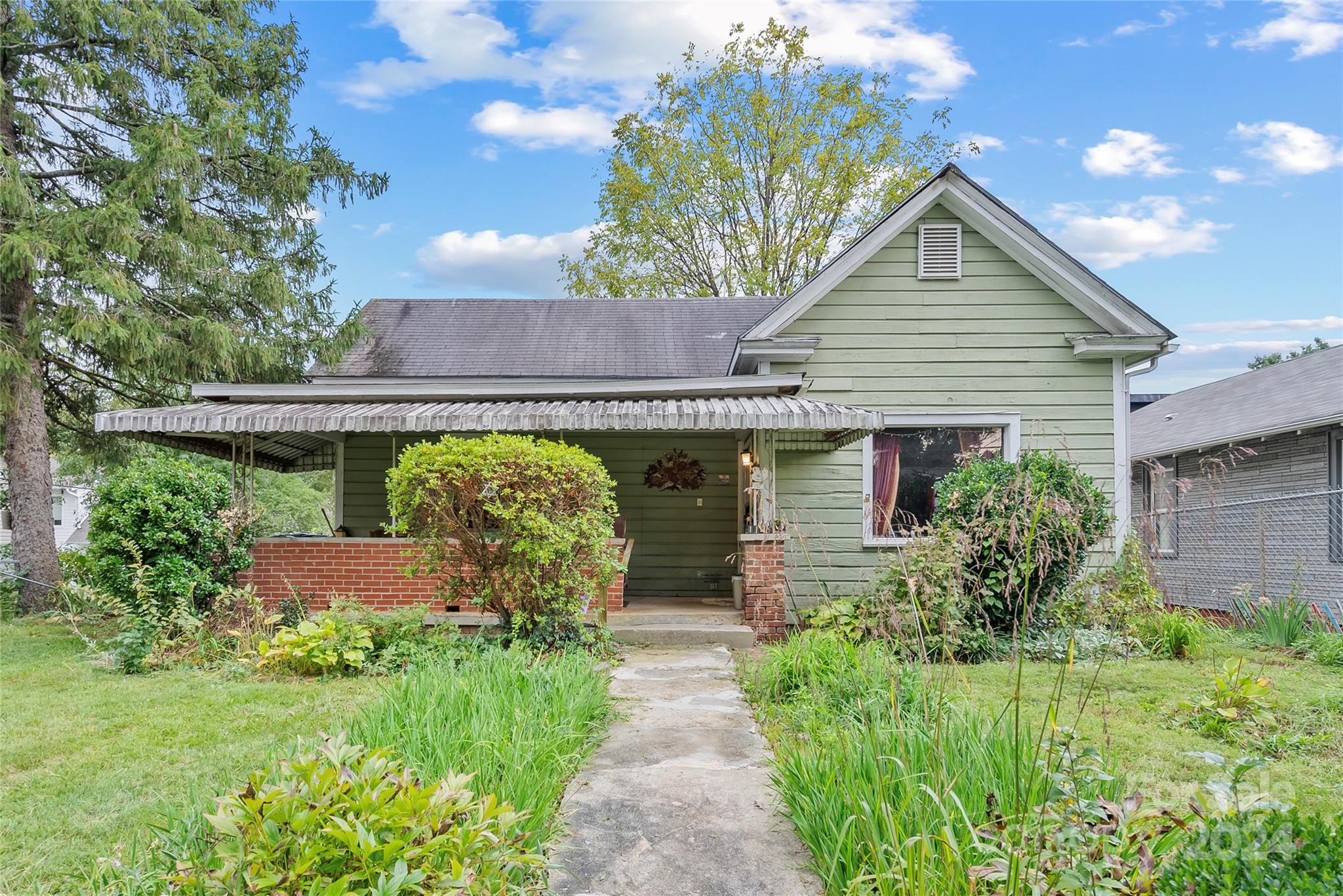Burton St, Asheville, NC 28806
