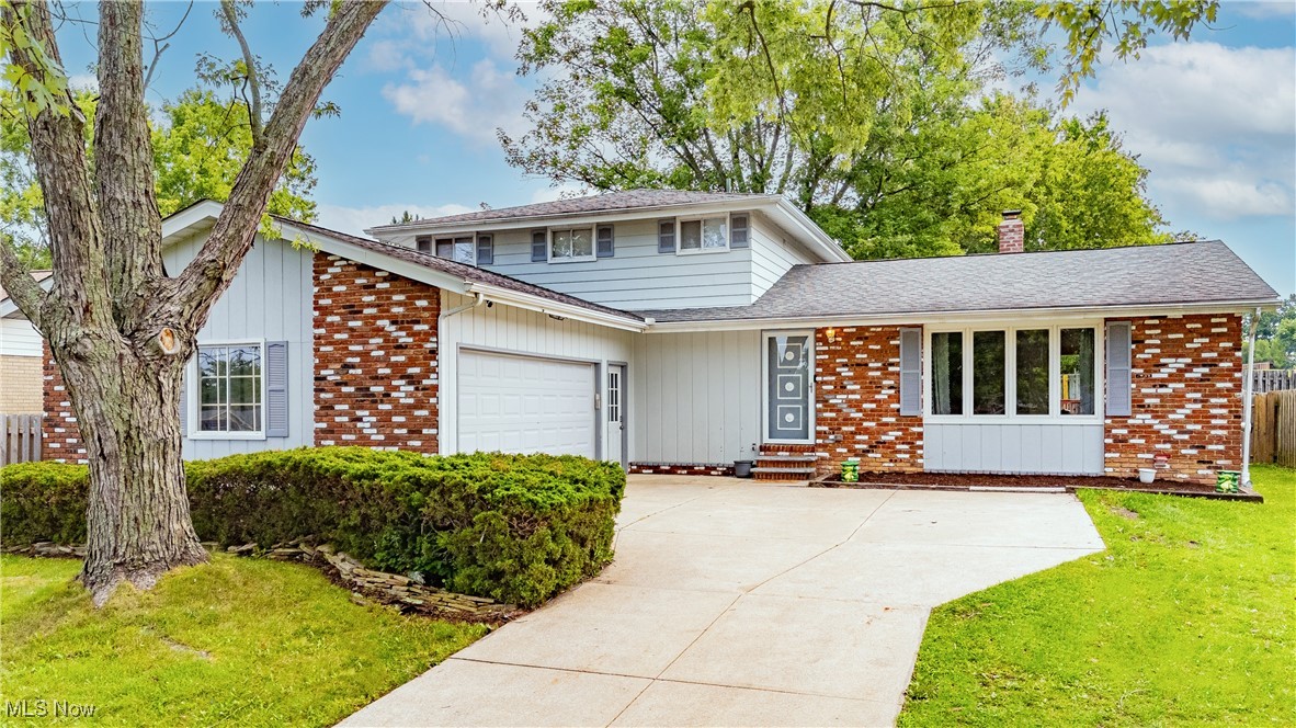 Mulberry Ln, Brunswick, OH 44212