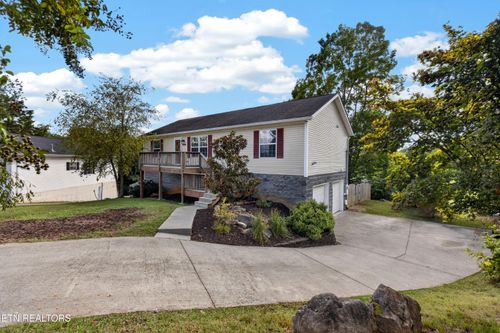 2444 Honey Grove Ln, Knoxville, TN, 37923-1077 | Card Image