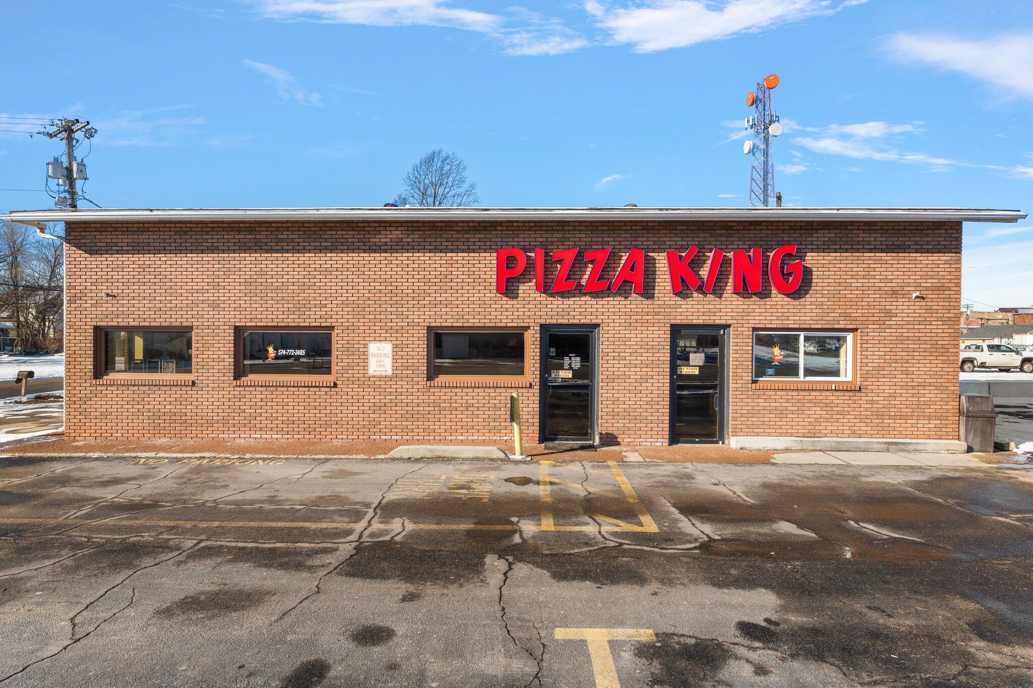 103 S Heaton St, Knox, IN 46534 - Turn key restaurant | Realmo