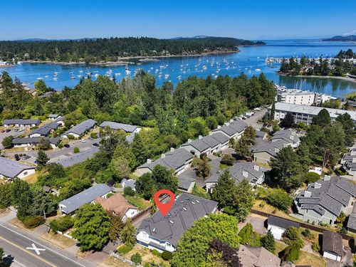 2-10549 Mcdonald Park Rd, Sidney, BC, V8L3J2 | Card Image