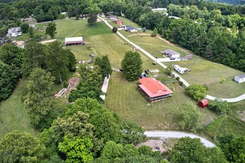 978 S Highway 1064, Woodbine, KY, 40771-9712 | Card Image