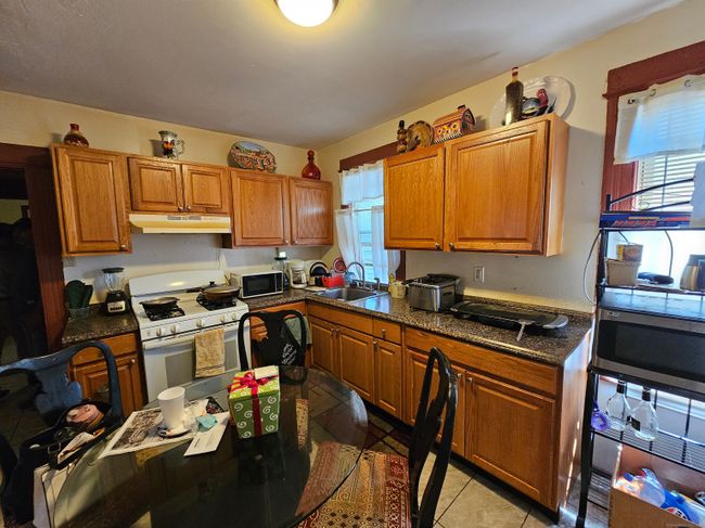 934 - 932-934 Connecticut Ave, Home with 5 bedrooms, 3 bathrooms and null parking in Bridgeport CT | Image 17
