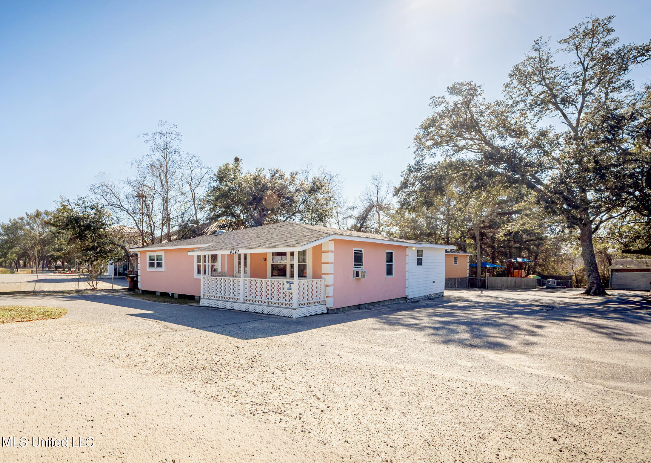 4247 Popps Ferry Rd, Diberville, MS 39540
