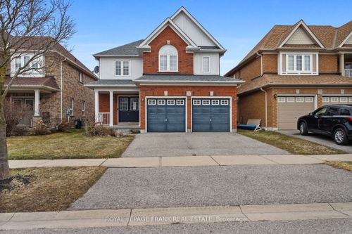 31 Gabrielle Cres, Whitby, ON, L1R3M6 | Card Image