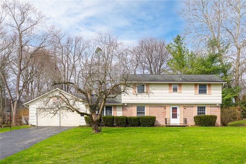 92 Hillary Ln, Penfield, NY, 14526-1608 | Card Image